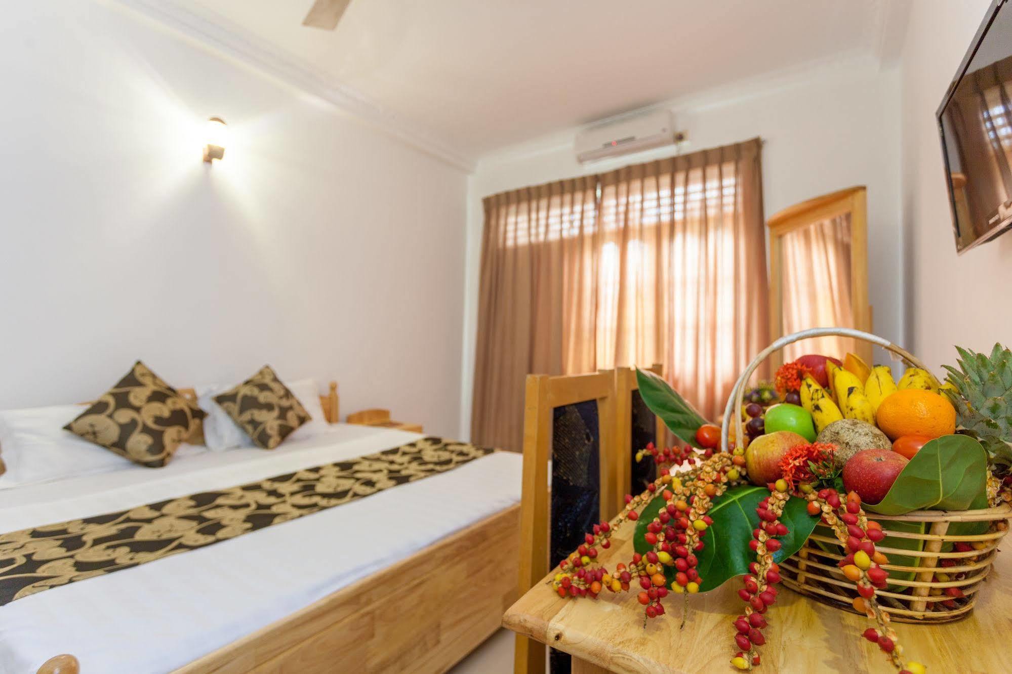 Navro Beach Resort Panadura Exterior foto